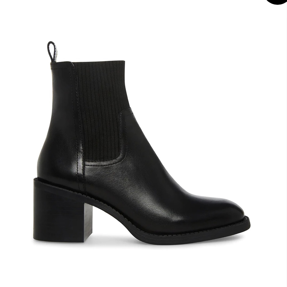 Steve Madden Admire boot - black leather, size 9.5